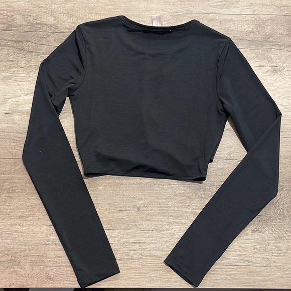 Crop top - Picture 3 of 3